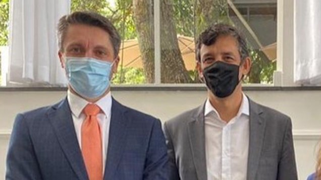 Daniel Coelho e Alex Manente protocolam projeto contra restrição da cannabis medicinal