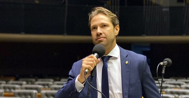 Projeto de lei de perda do cargo para condenados por violência contra a mulher é apresentado por Pedro Vilela
