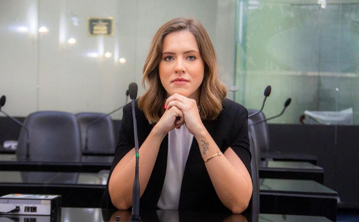 Cibele Moura é premiada por atuação parlamentar