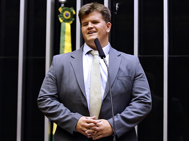 Felipe Rigoni toma posse como secretário de Estado de Meio Ambiente e Recursos Hídricos do ES