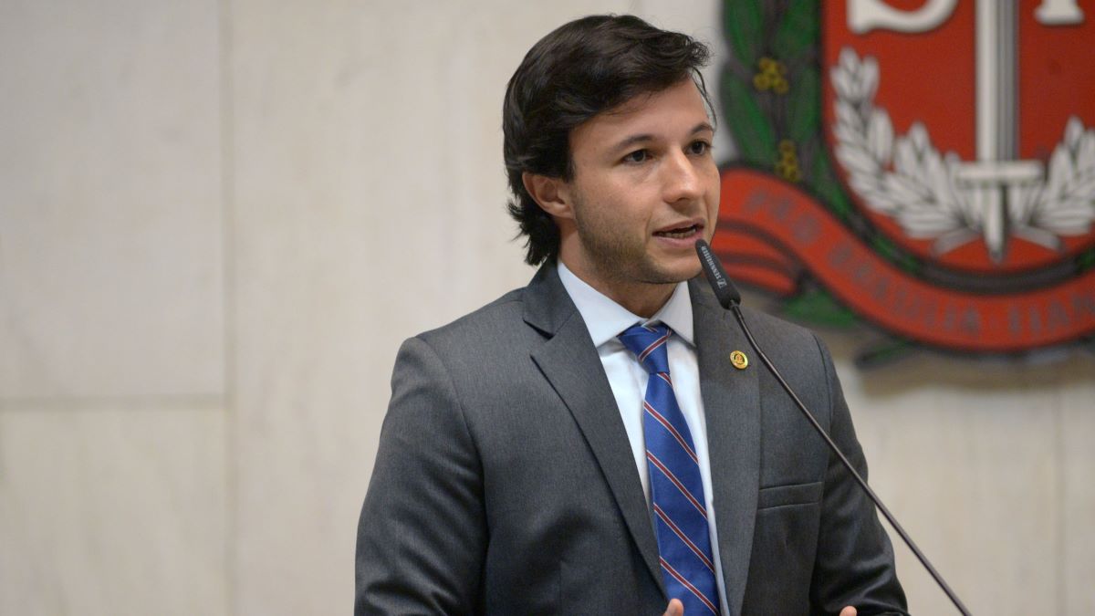Lei do ICMS Educacional, de Daniel José, é aprovada na CCJ da ALESP