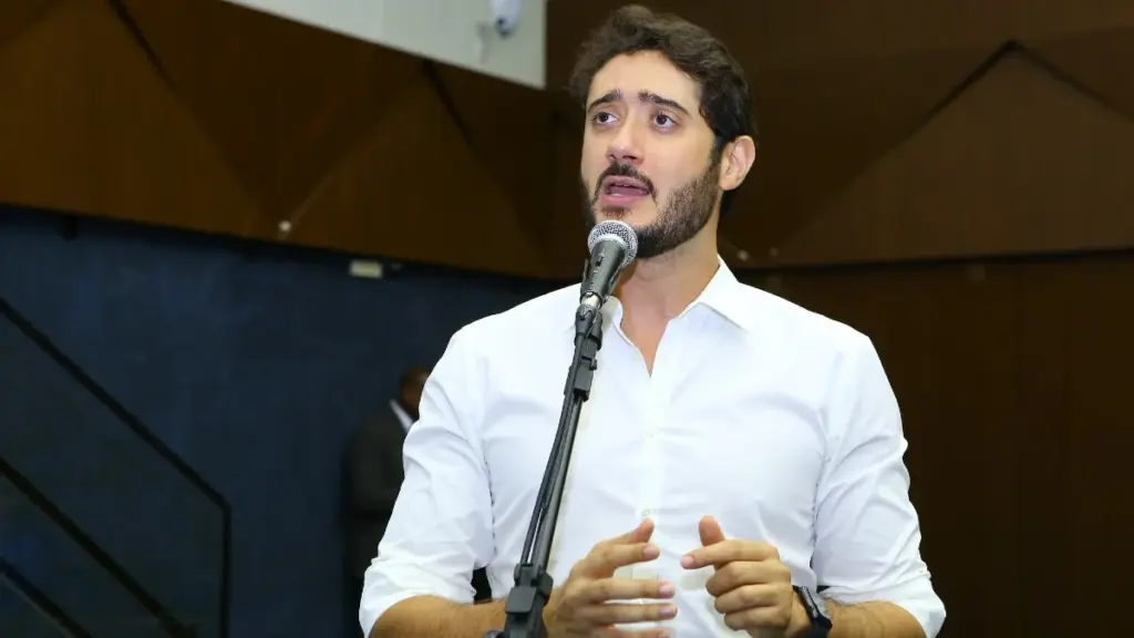 Gabriel Azevedo conquista redução da tarifa e garante controle de qualidade no transporte público de BH