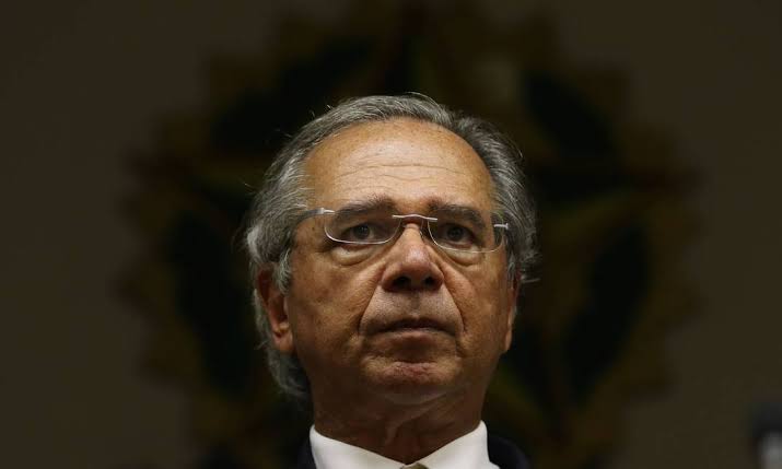 Governo tem que cobrir salários e devolver FGTS