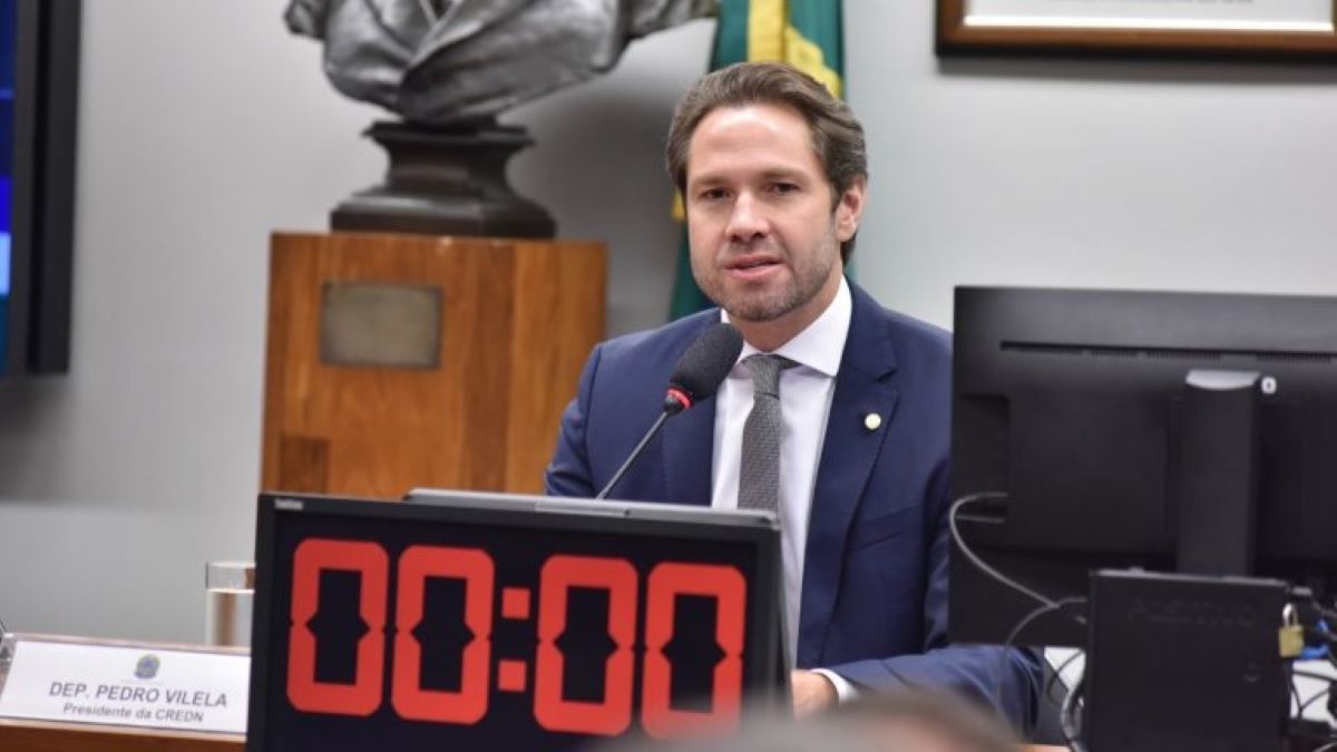 Pedro Vilela é eleito novo presidente da Comissão de Relações Exteriores e de Defesa Nacional