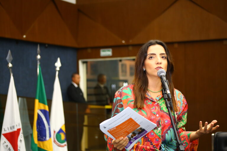 Projeto de Marcela Trópia que exige estudo de impacto para novas leis é aprovado em Belo Horizonte