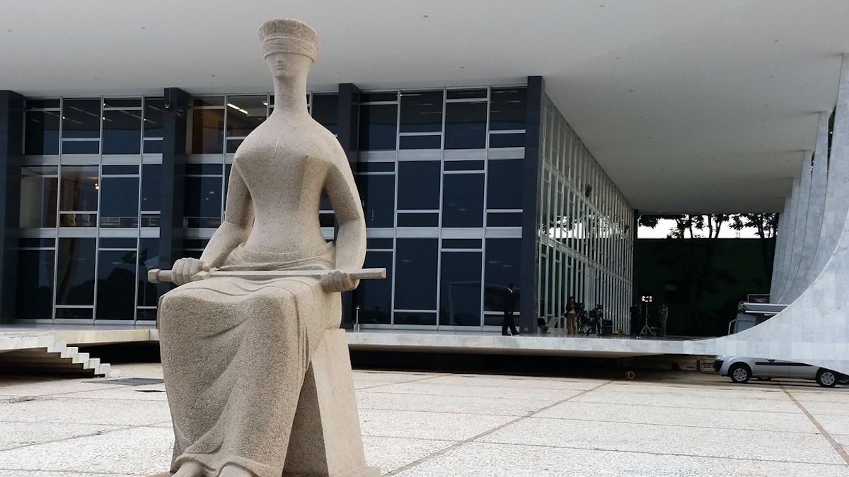 Reduzir privilégios de membros do Judiciário está dentro do rol de freios e contrapesos