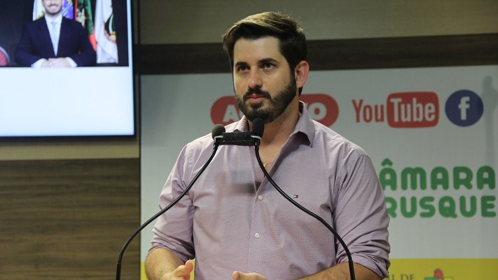André Vechi aprova Reforma Administrativa e Câmara de Brusque/SC vai economizar R$ 625 mil por ano